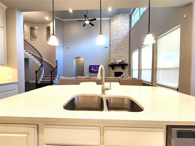 Building Photo - 7163 Split Rein Rd