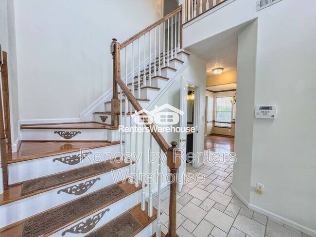 Building Photo - 601 Whisper Walk