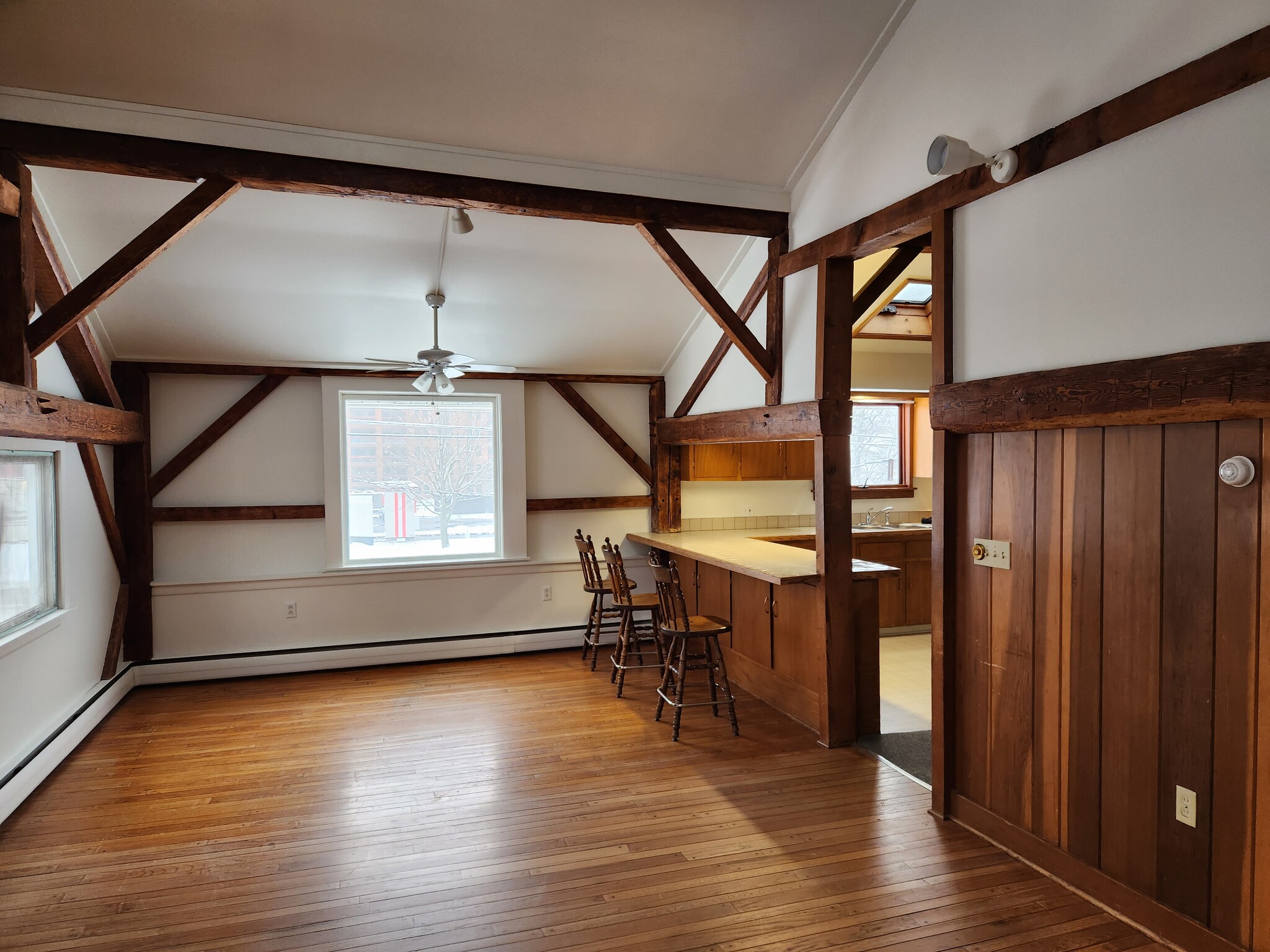 Building Photo - 116 W High St