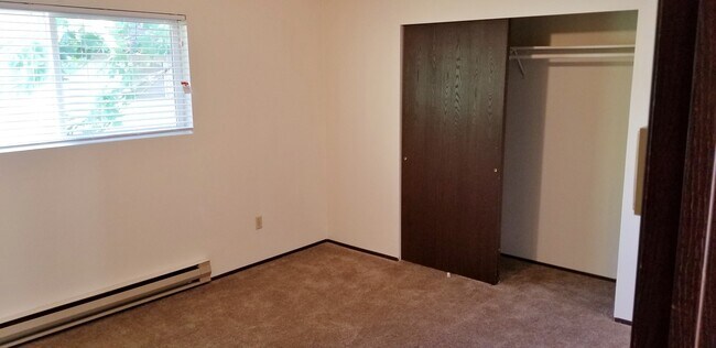 Building Photo - 757