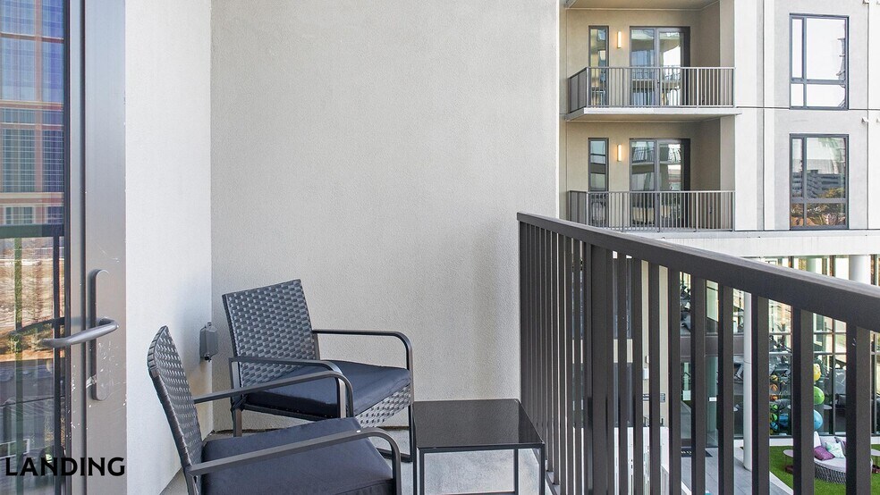 Building Photo - 1007 S Mint St