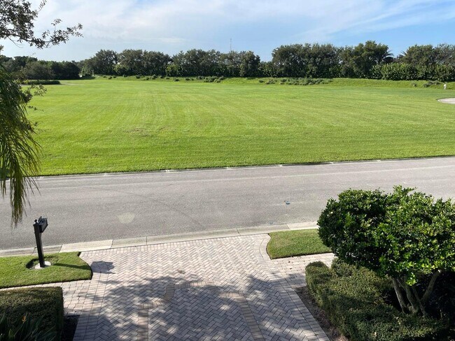 Building Photo - 164 SE Santa Gardenia