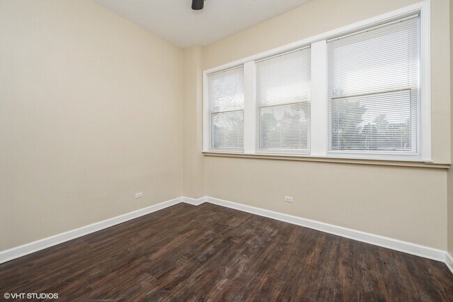 Building Photo - 5026 W Madison St