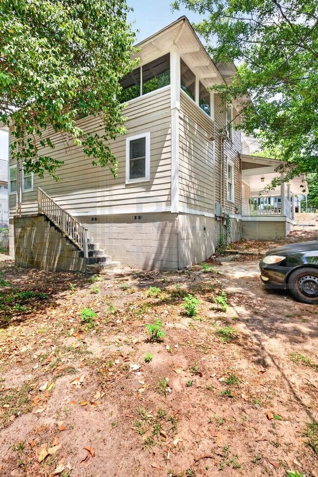 Building Photo - Entire Flat Available in Earlewood