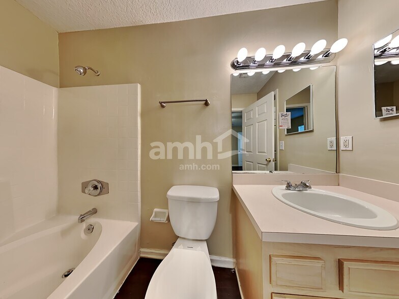 Building Photo - 7829 Invermere Blvd
