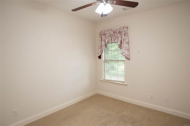 Building Photo - 106 Sweet Meadow Ct