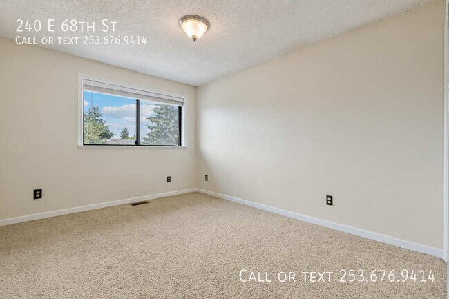 Building Photo - 240 E 68th St