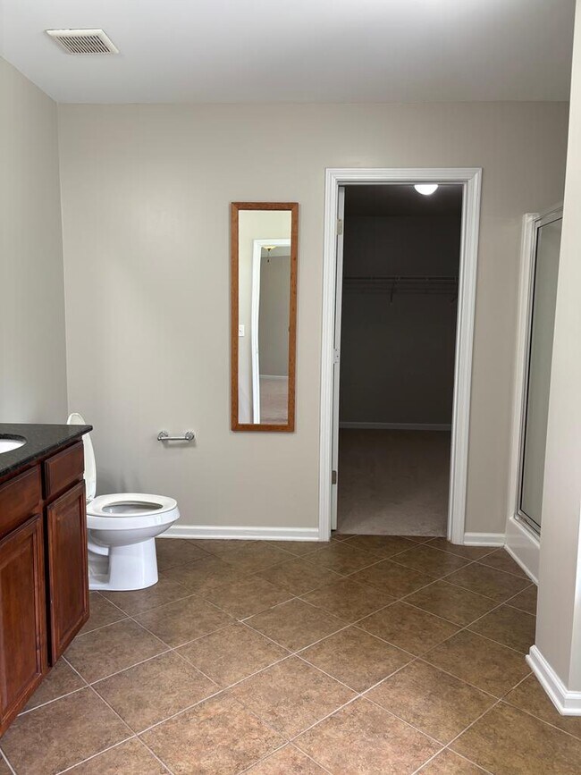 Building Photo - 2290 Presidio Dr