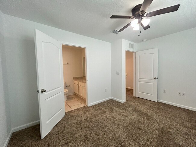 Building Photo - NEWER BUILD, SPACIOUS 3 Bedroom, 2 Bath To...