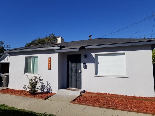 Building Photo - 5933 Gaviota Ave