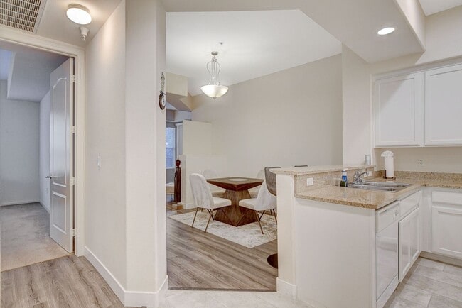 Building Photo - Luxury Guard-Gated Condo Near Las Vegas Blvd with Resort-Style Amenities!