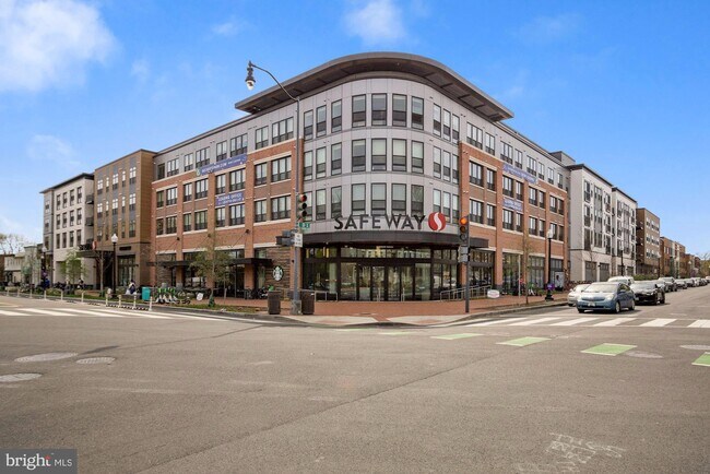 Building Photo - 1391 Pennsylvania Ave. SE