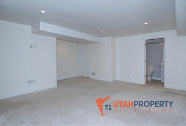 Building Photo - 1108 Emerald Pools Ln