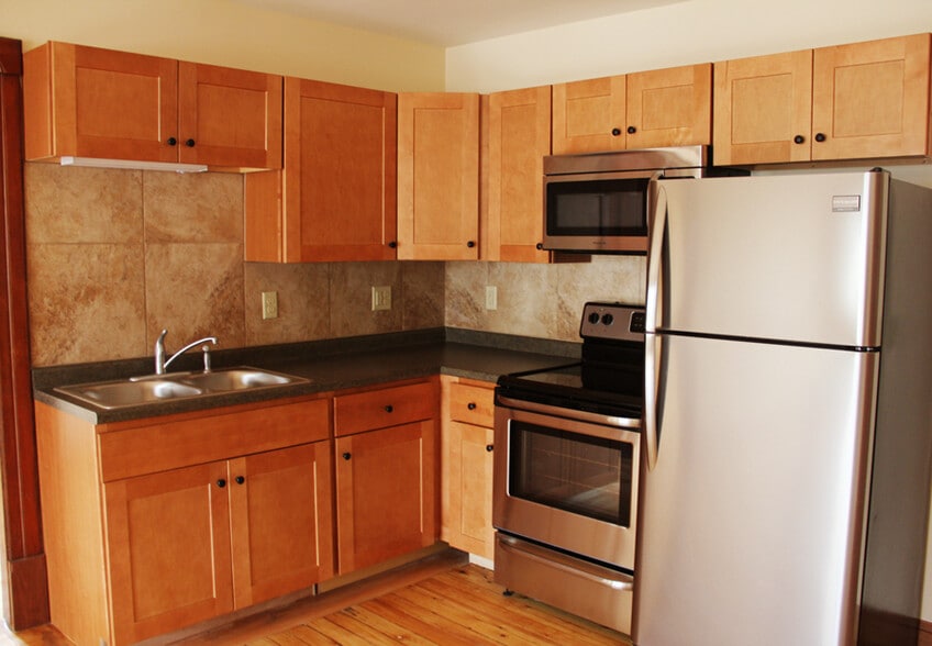 Building Photo - 46 N Champlain St