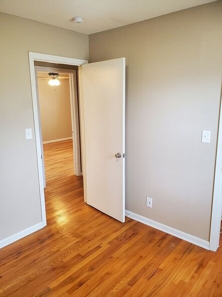 Building Photo - 3200 NE 66th Terrace