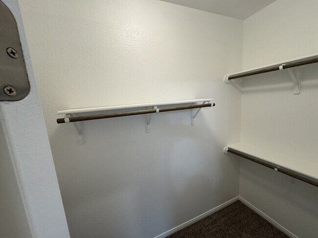 Building Photo - 612 Parkfield Ln