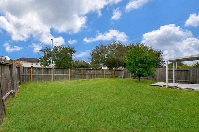 Building Photo - 15327 Mission Oak Dr