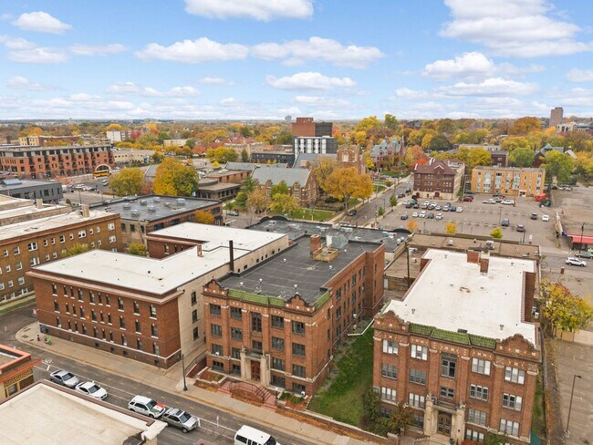 Building Photo - Charming 1-Bed 1-Bath Available Now!