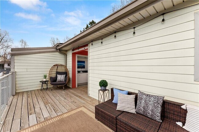 Building Photo - 1382 Stirling Cir NW