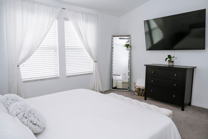 Master Bedroom - 2471 Golden Pasture Cir