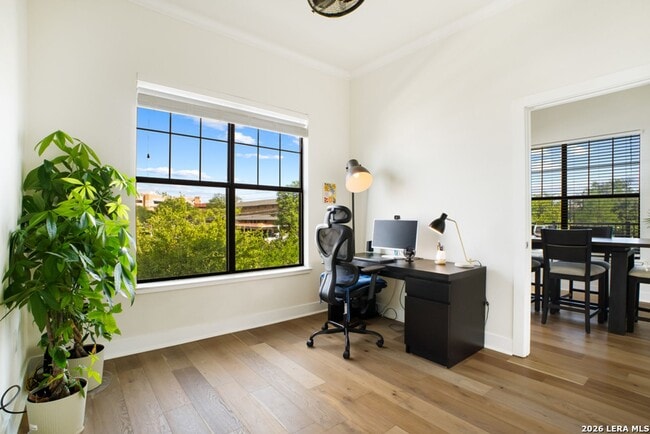 Building Photo - 7342 Oak Manor Dr