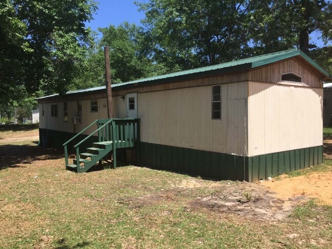Primary Photo - SECTION 8 VOUCHER HOLDERS APPLY NOW! 2 Bed...