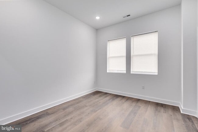 Building Photo - 927 N 42nd St