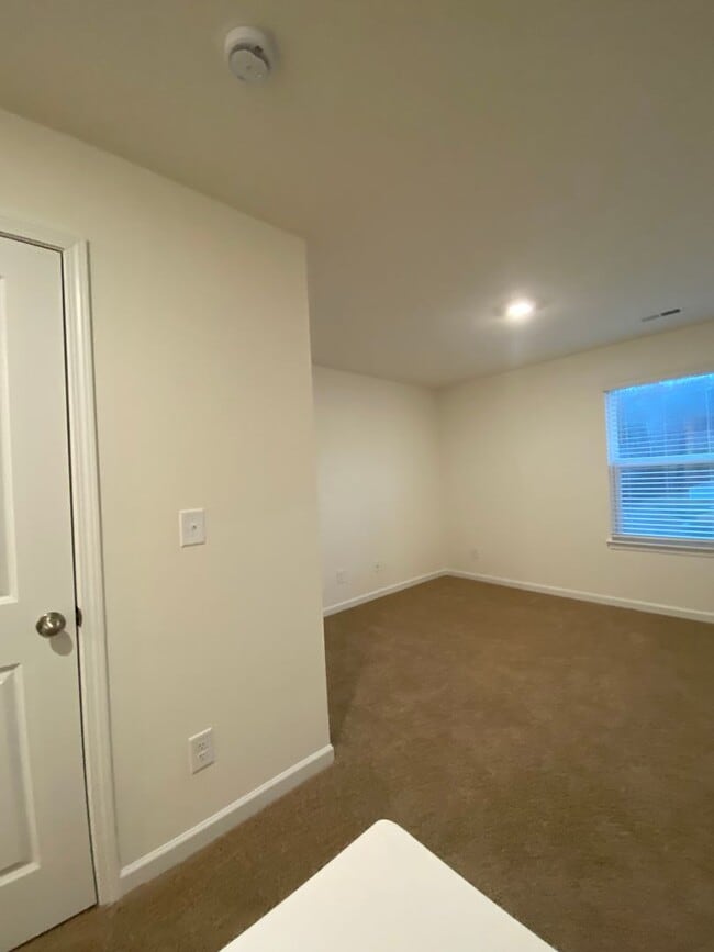 Building Photo - Gorgeous South Knoxville house!!!!!