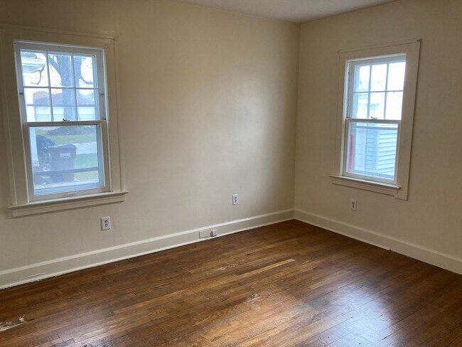 Building Photo - 3435 Brookview Blvd