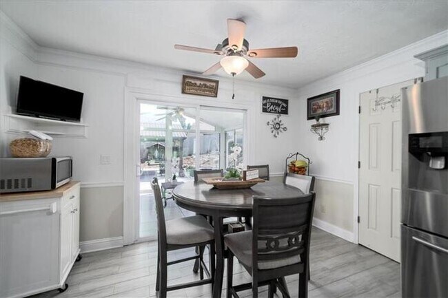 Building Photo - 4 bedroom house in Lawrenceville with cozy...