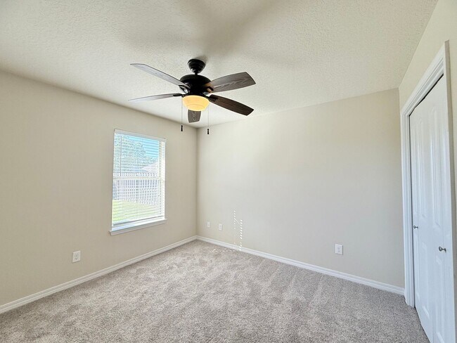 Building Photo - 5009 Makenna Cir