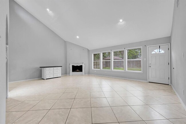 Building Photo - 2903 Woodland Grove Dr