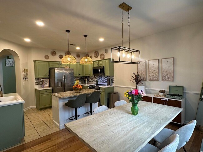 Building Photo - 204 Fulbourn Pl