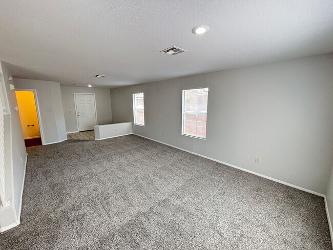 Building Photo - Beautiful 4Bed/3Bath/2Car residence located in Summerlin near Town Center Drive