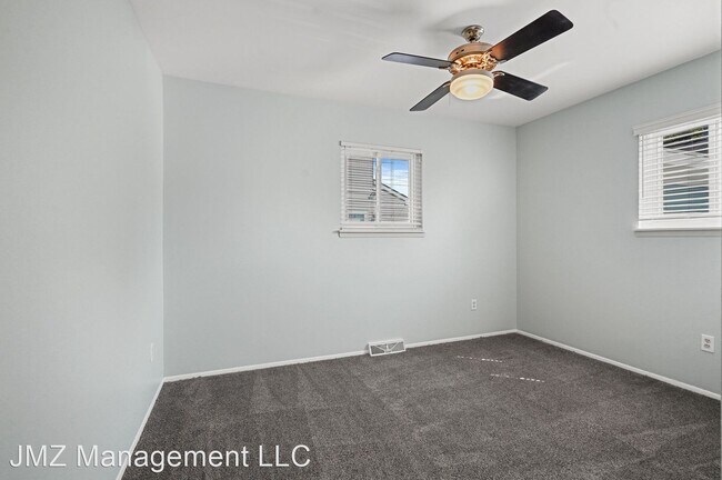 Building Photo - 3 br, 1 bath House - 1391 Rossdale