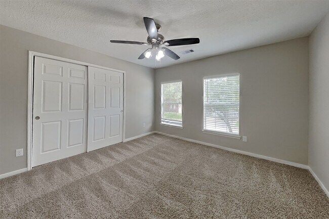 Building Photo - 19034 Village Maple Ct