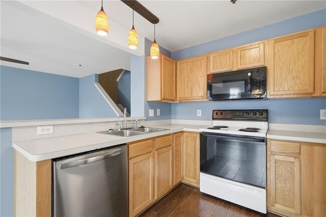 Building Photo - 247 Cottonwood Creek Cir