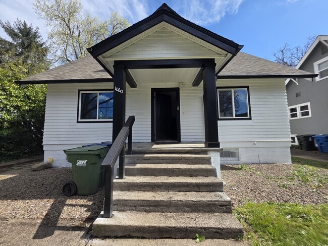 Building Photo - 1060-KE1060 15th St NE