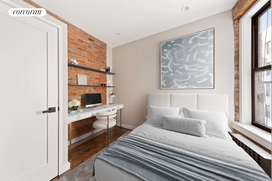 Building Photo - 437 E 12th St