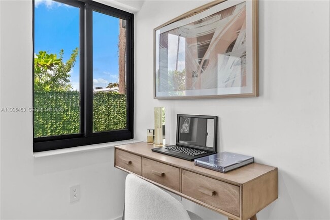 Building Photo - 8246 NE 2nd Ct