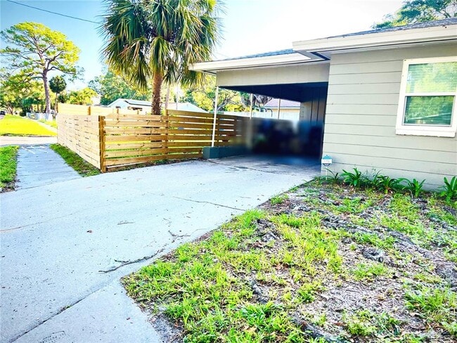Building Photo - 797 W Harbor Dr S