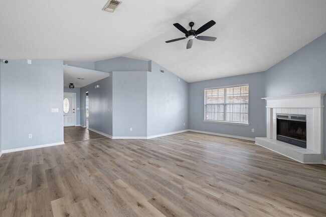 Building Photo - 422 Pristine Water Ln