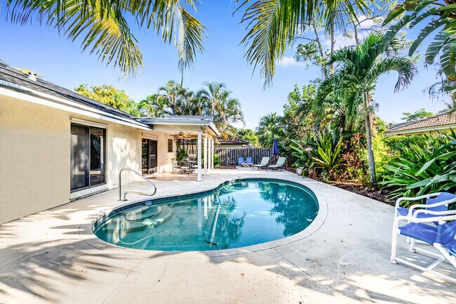 Building Photo - 912 Blueberry Dr