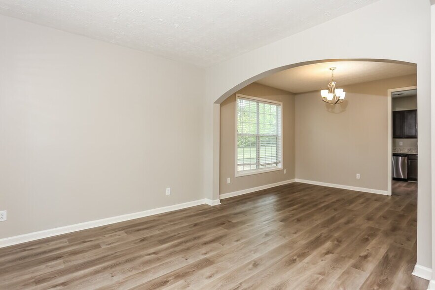 Building Photo - 7039 Hillcrest Chase Ln