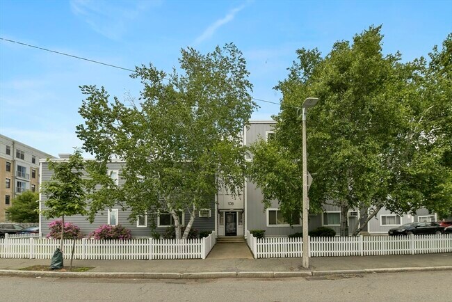 Building Photo - 10 Orleans St