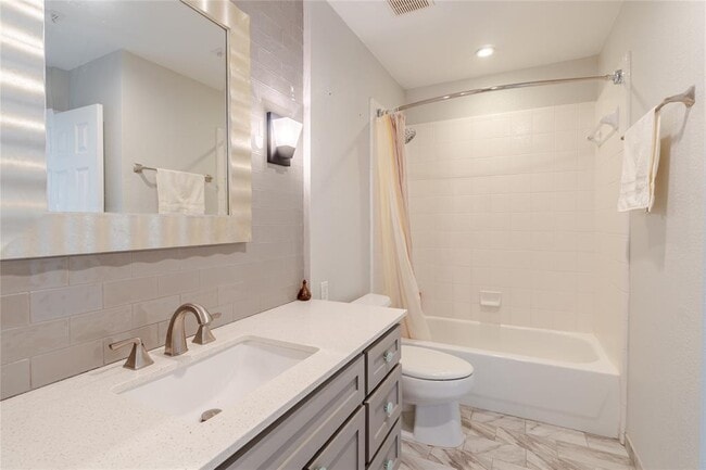 Building Photo - 9201 Trowbridge Cove