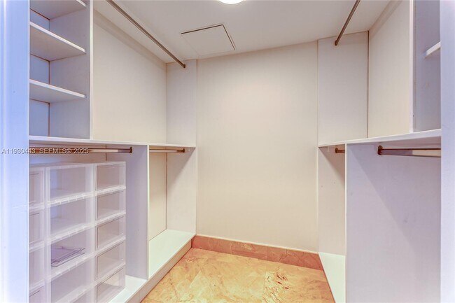 Building Photo - 1830 S Ocean Dr