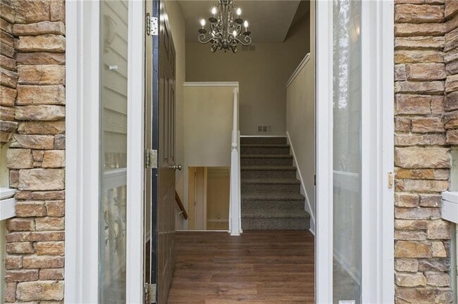 Building Photo - 181 N Springs Dr