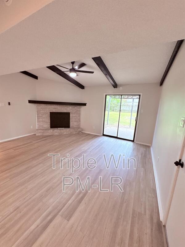 Building Photo - 220 Randall Dr
