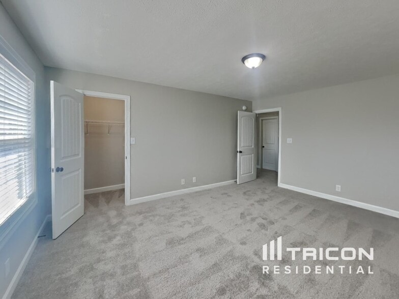 Building Photo - 3770 Tradewinds Terrace